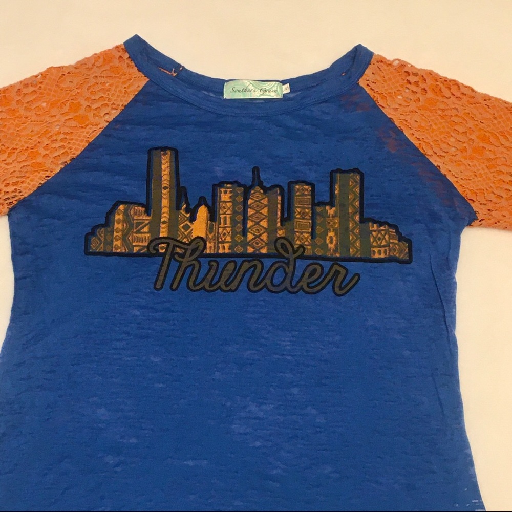 Oklahoma City Thunder Woman’s lace Long Sleeve Blouse Size Small